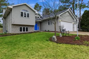 615 Sommer Dr, Sheboygan, WI 53081 - Photo 2