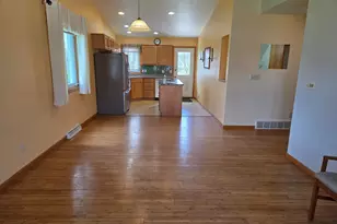 2209 Virginia Dr, Manitowoc, WI 54220 - Photo 6
