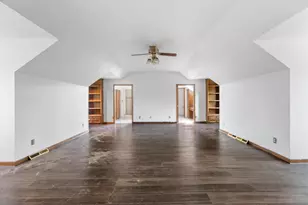 2003 S Valley Spring Dr, New Berlin, WI 53151 - Photo 48