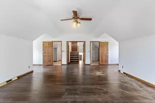 2003 S Valley Spring Dr, New Berlin, WI 53151 - Photo 44