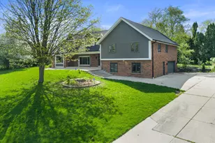 2003 S Valley Spring Dr, New Berlin, WI 53151 - Photo 2