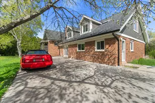 2003 S Valley Spring Dr, New Berlin, WI 53151 - Photo 12