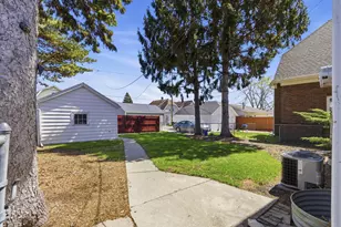 2045 Quincy Ave, Racine, WI 53403 - Photo 18