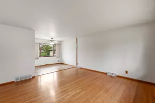 W202N9524 Club Circle, Menomonee Falls, WI 53051 - Photo 6