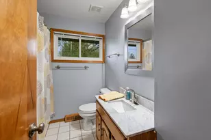 W202N9524 Club Circle, Menomonee Falls, WI 53051 - Photo 10