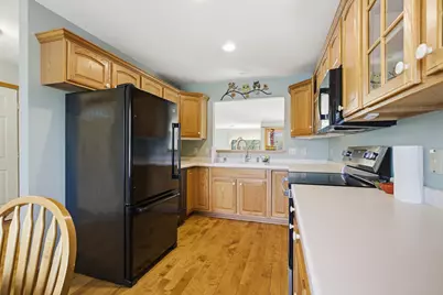 1602  Lisa Ln, New Holstein, WI 53061 - Photo 8