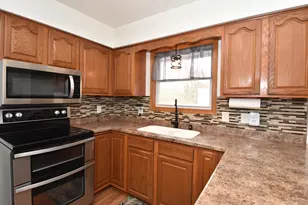 102 Mill Ave, Racine, WI 53182 - Photo 8