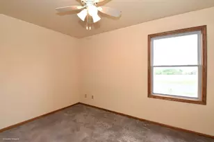 102 Mill Ave, Racine, WI 53182 - Photo 16