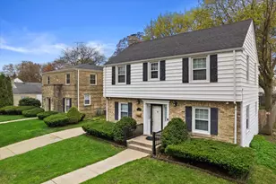 722 Orchard St, Racine, WI 53405 - Photo 2