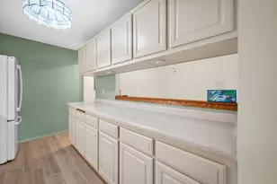 1654 S Carriage Ln, New Berlin, WI 53151 - Photo 10