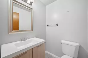 1654 S Carriage Ln, New Berlin, WI 53151 - Photo 16