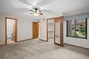 1654 S Carriage Ln, New Berlin, WI 53151 - Photo 14