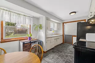 2849 Arrowhead St, Racine, WI 53402 - Photo 10
