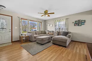 2849 Arrowhead St, Racine, WI 53402 - Photo 8