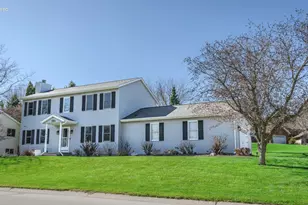 1148 Riverbend Dr, Hartford, WI 53027 - Photo 2