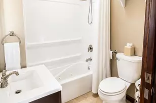 1148 Riverbend Dr, Hartford, WI 53027 - Photo 20