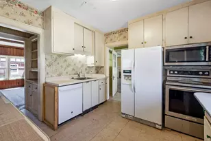 836 N 67th St, Wauwatosa, WI 53213 - Photo 6