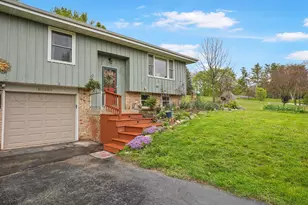 W293S3017 Ancestral Dr, Genesee, WI 53188 - Photo 4