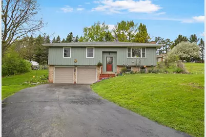 W293S3017  Ancestral Dr, Genesee, WI 53188 - Photo 2