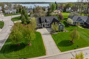 N25W27286 Fairmount Ct, Pewaukee, WI 53072 - Photo 48