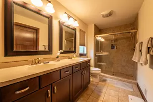 N25W27286 Fairmount Ct, Pewaukee, WI 53072 - Photo 14