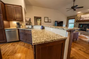 N25W27286 Fairmount Ct, Pewaukee, WI 53072 - Photo 10