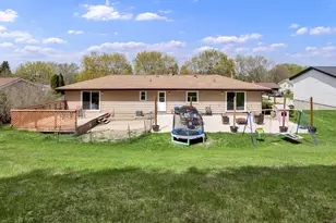 1513 Roosevelt Dr, West Bend, WI 53090 - Photo 24