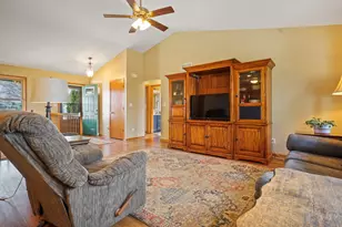 206 Sunset Ct, Mayville, WI 53050 - Photo 6
