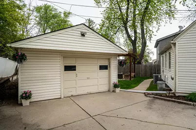 8718 W Stuth Ave, West Allis, WI 53227 - Photo 30