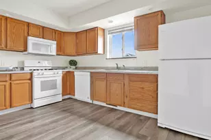1335 Broadway Ave, Sheboygan, WI 53081 - Photo 10