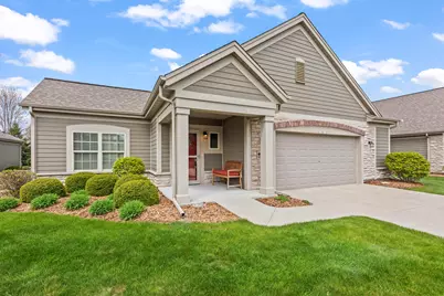 W179N11507  Blackstone Cir, Germantown, WI 53022 - Photo 2