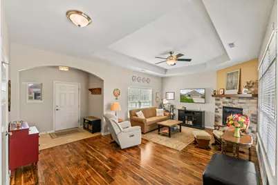 W179N11507  Blackstone Cir, Germantown, WI 53022 - Photo 8