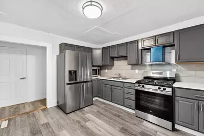 1307  Center St, Racine, WI 53403 - Photo 4