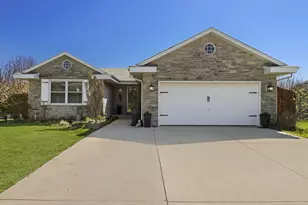9200 S 44th St, Franklin, WI 53132 - Photo 2