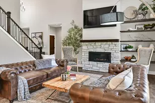 254 River Oaks Cir, Delafield, WI 53018 - Photo 8