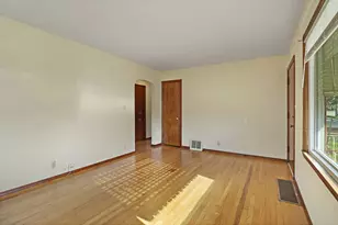 7526 38th Ave, Kenosha, WI 53142 - Photo 4