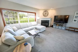 4726 W Jenna Ct, Franklin, WI 53132 - Photo 6
