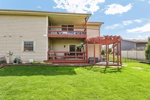 N111W16636 Esquire Ct, Germantown, WI 53022 - Photo 4