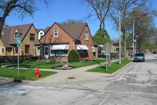 2602 N 73rd St, Wauwatosa, WI 53213 - Photo 4