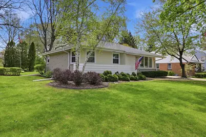 5400  Mansfield Dr, Greendale, WI 53129 - Photo 32