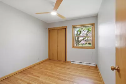 5400  Mansfield Dr, Greendale, WI 53129 - Photo 14