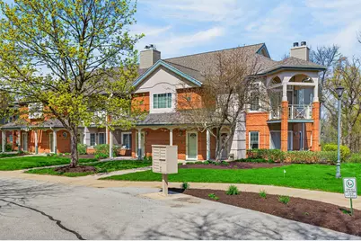 18950  Toldt Woods Dr #19, Brookfield, WI 53045 - Photo 4