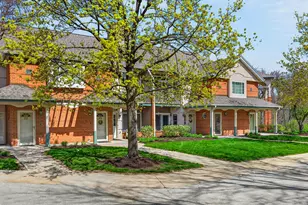 18950 Toldt Woods Dr, Brookfield, WI 53045 - Photo 2