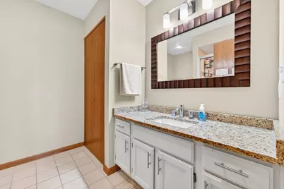 18950  Toldt Woods Dr #19, Brookfield, WI 53045 - Photo 28