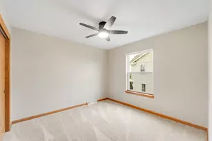 8275 S Parkview Ct, Oak Creek, WI 53154 - Photo 16