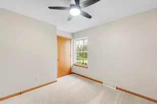 8275 S Parkview Ct, Oak Creek, WI 53154 - Photo 14