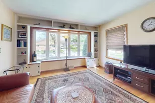 2945 S 104th St, West Allis, WI 53227 - Photo 8