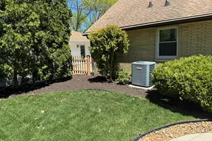 2945 S 104th St, West Allis, WI 53227 - Photo 32