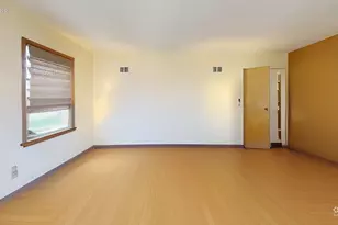2945 S 104th St, West Allis, WI 53227 - Photo 6
