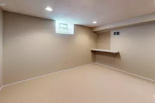 2945 S 104th St, West Allis, WI 53227 - Photo 24
